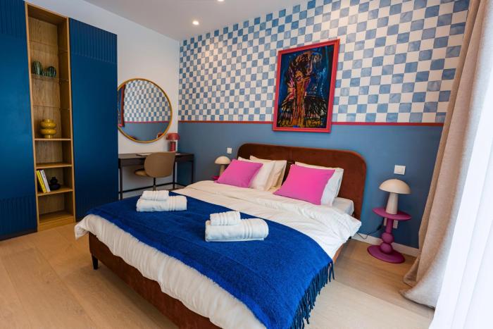 Modern Art Gallery Apartment