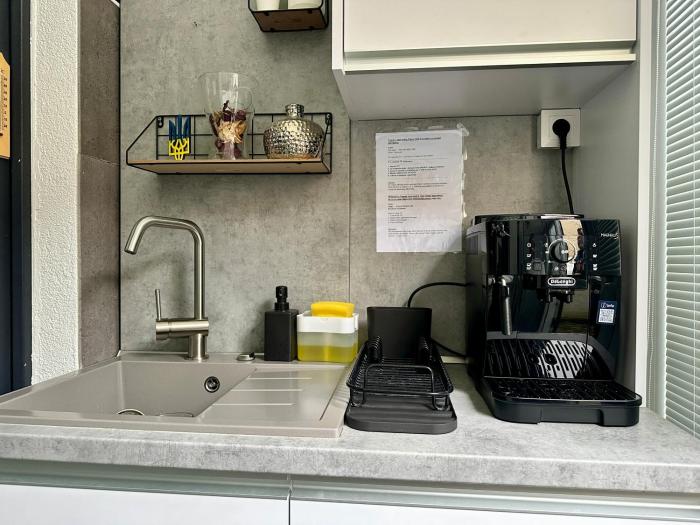 Prince Main Square Apartment - Garden - Kitchen - Coffee Machine - WIFI - Parking available Free public or Paid Private for 20 euro per stay Please read our emails