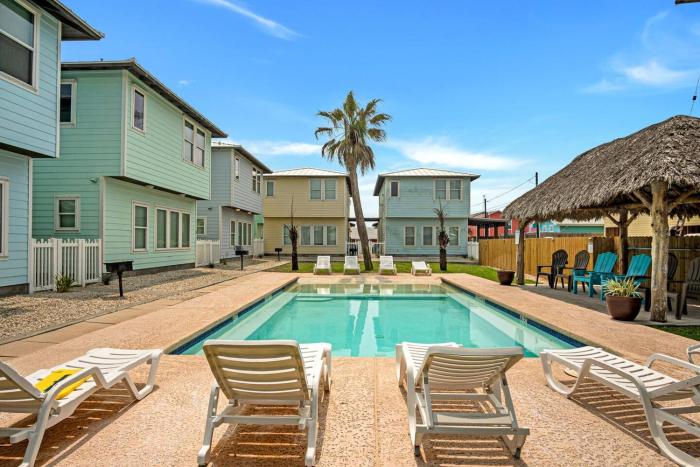 4 BDRM Beach Home I Pool Access I Mins to Beach