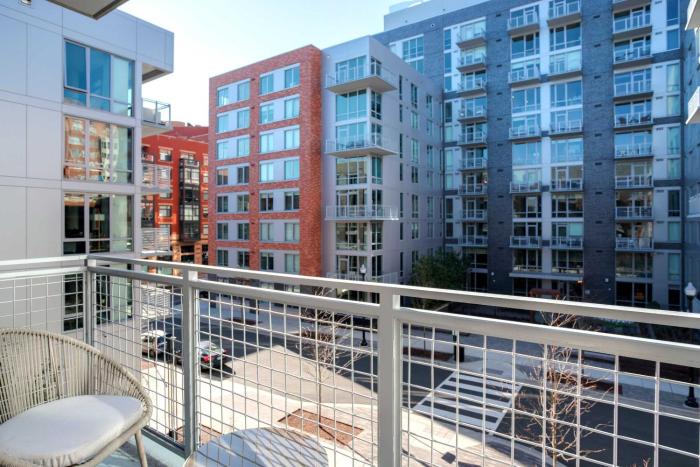 Prime Location Apt W Gym