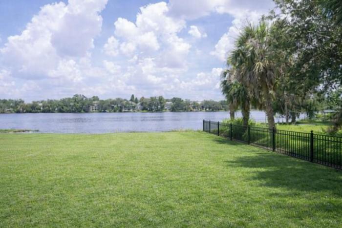 3 Bedroom 2 Bath house on The Water