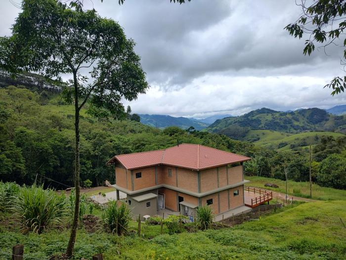 Refúgio atrás da pedra Descanso e natureza
