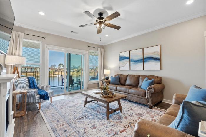 Lakefront Top Floor Condo! Perfect Location!