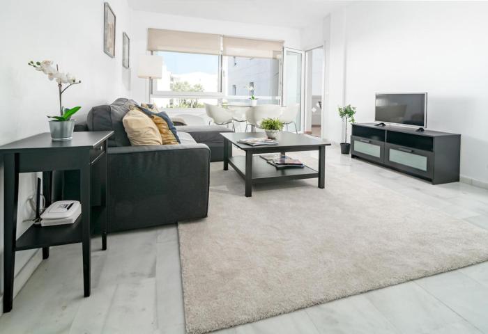 PR45- Beach front apartment Puerto Banus