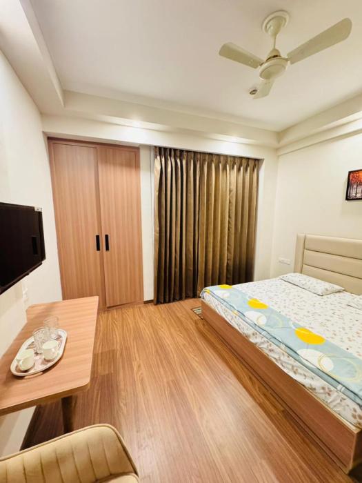 15th Floor Studio Apartment ITC Omaxe, Alpha 2