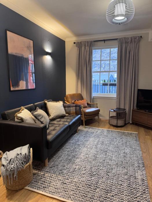 JOIVY Stylish Castle View Flat with Balcony