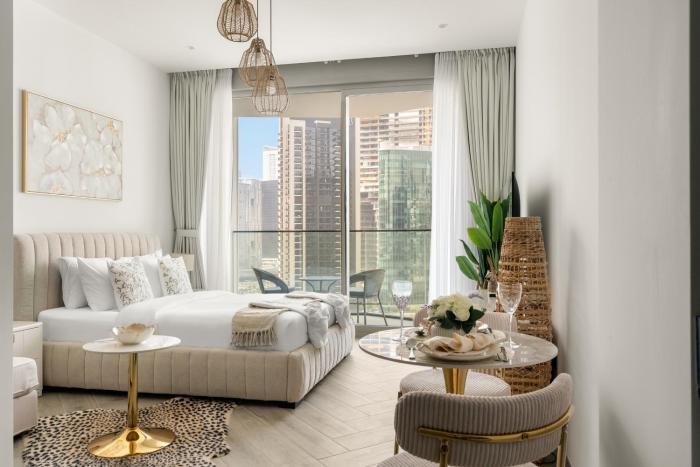 Chic Studio in Peninsula Three, Business Bay