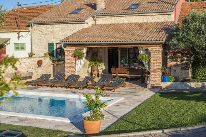 Šišman in Zemunik Donji - Haus für 10 Personen