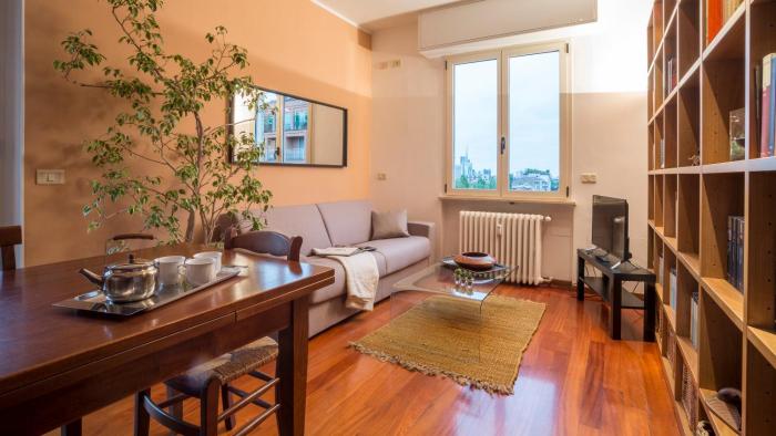 JOIVY Warm Family Flat for 4 with Terrace in Milan