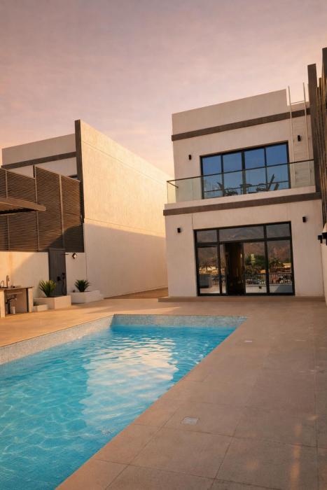 Seascape Horizon Retreat Mountain & Sea View