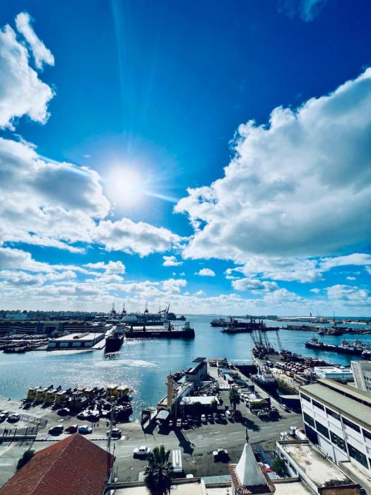 Luxury Apartment - 4BR - 2Baths - Sea View Balcony