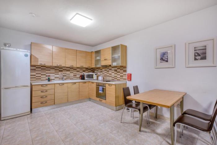 Budget Friendly apartment in Central Swieqi - 10 minutes walk to Paceville & the beach