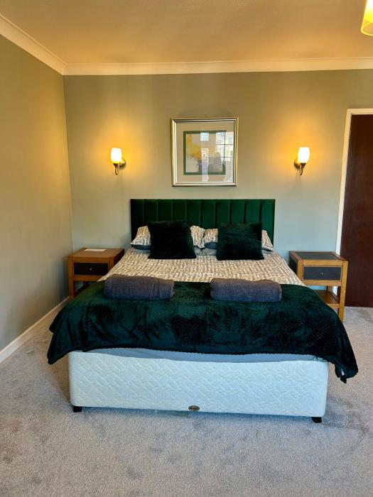 Bayfields house by the Sea, parking, garden, central location