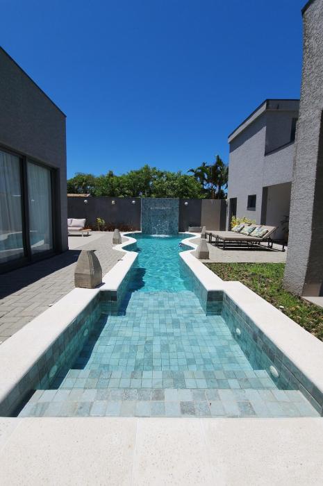 Casa Climatizada, Piscina com Hidro, em Pontal do Sul, Proximo as Marinas