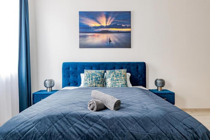 Budapest Spirit - Azure Sky WITH FREE PARKING