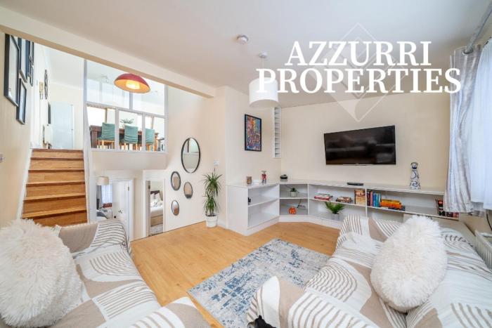 Short Stays at Parkway by Azzurri Properties Short Lets & Serviced Accommodation London with Wi-Fi, Spacious and Professionally Cleaned