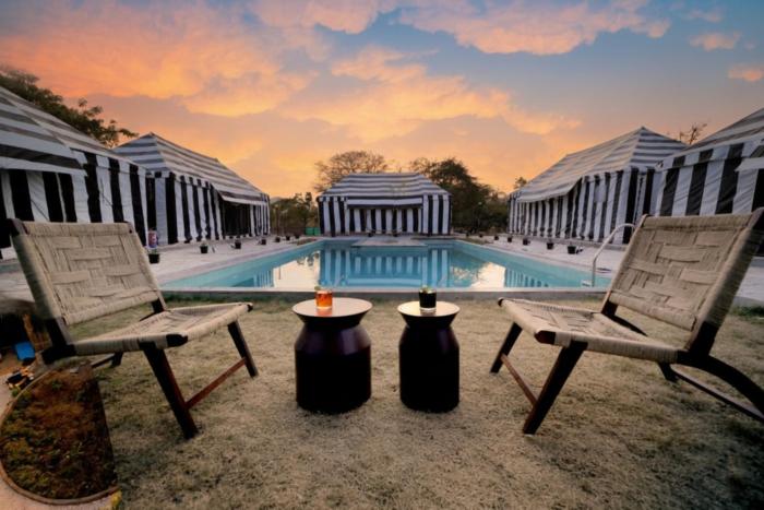 Badi Meadows By Wilkisto Near Fatehsagar Lake