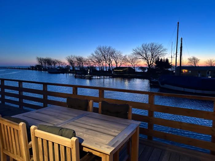 Piratenschiff - First-Class Auszeit mit privaten Spa, Kamin, Meerblick & Gym