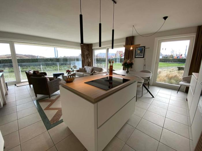 SunnySide-of-TheSea - stunning view on nature, big terracesaround - 150 m from sea, beach, stores, restaurants & beach bars - with parking