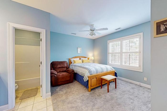 STJ16A Mystic Marina, 204A