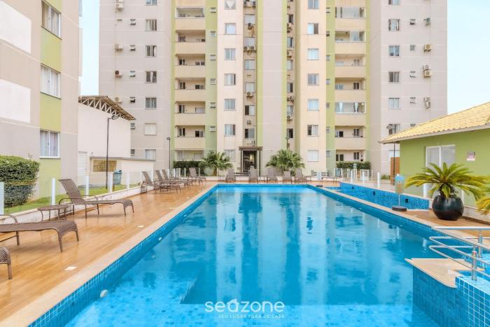 Apto c churrasq e varanda, 400m da Praia LEAA0506