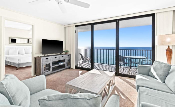 One Seagrove Place 1208
