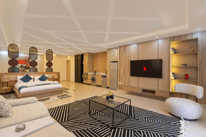 Studio - King Bed - Near AUC - All-Day Security & Reception