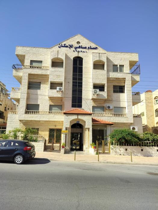 Cozy 3 bed-2 bath furnished apartment