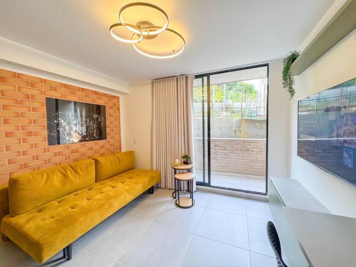 Apartamento Moderno con Aire Acondicionado y Ubicación Privilegiada con 2 Hab