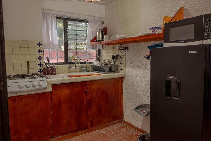Suite for 4 , 1 Private Bathroom ,in the heart of Chapalita