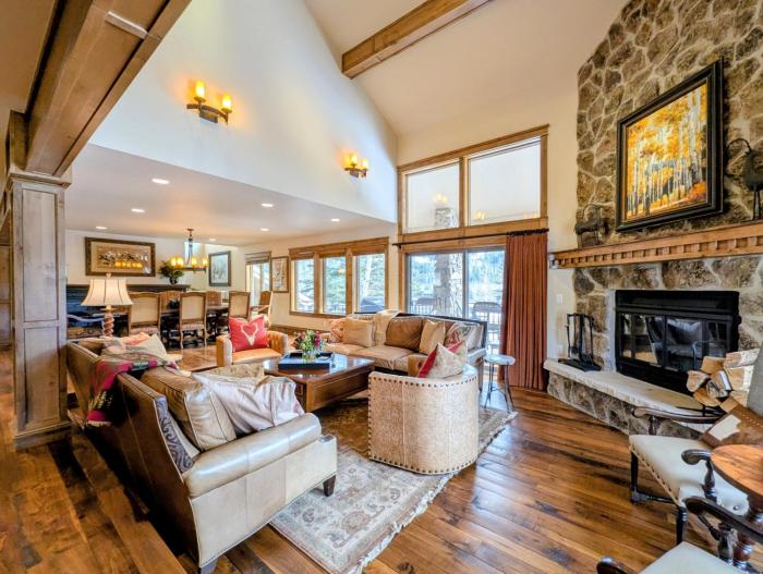 Enclave 37 by SummitCove Lodging