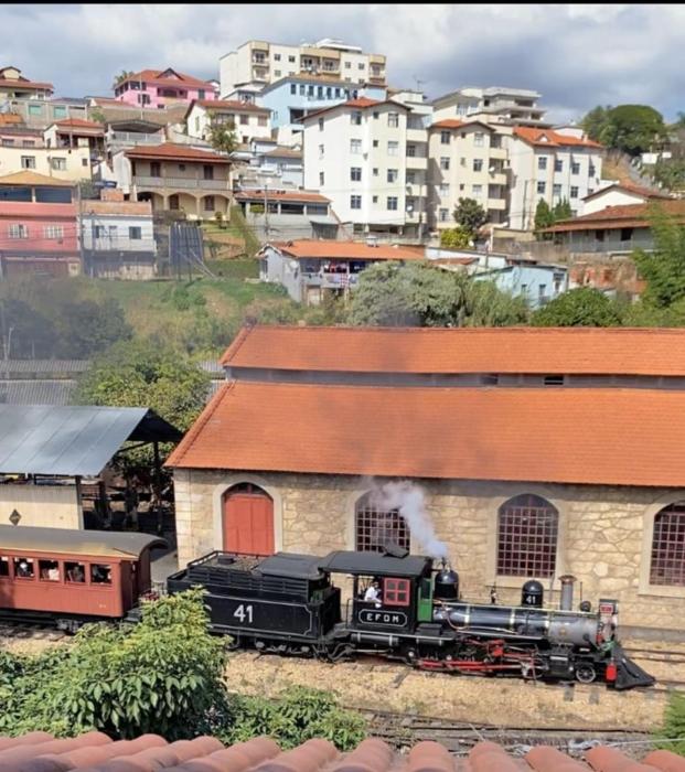 Apartamento centro com Ar e Wi-fi em Frente à Estação SJDR