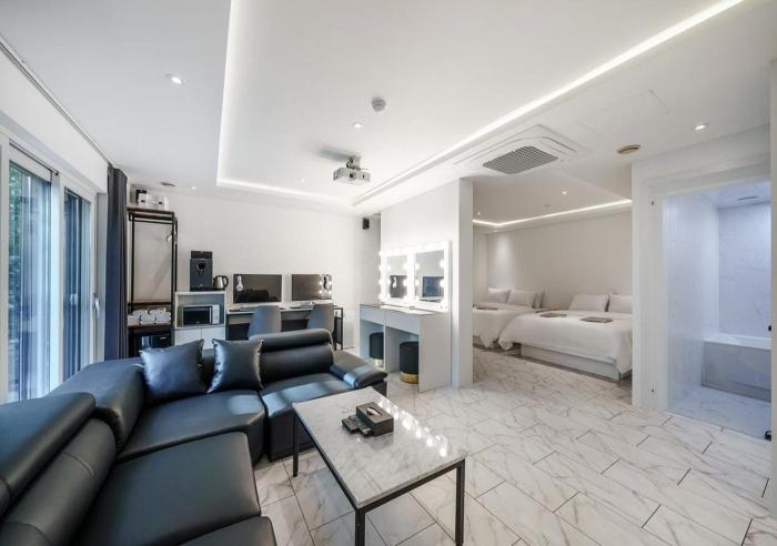 Pyeongtaek Hotel De Salon