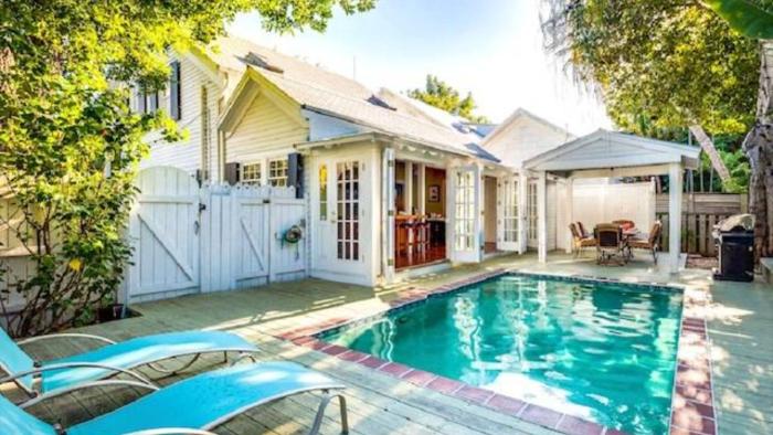 Casa de Rosalie by AvantStay Great Location w Pool BBQ Outdoor Dining Month Long Stays Only