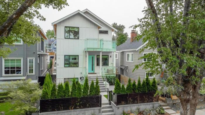 Vancouver luxury stay sleeps 7 free parking city center