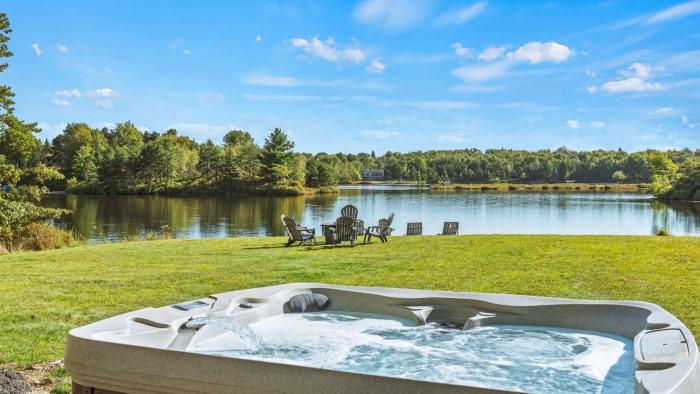 Strawberry Shores by AvantStay Lakefront Private Beach