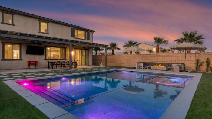 Desert Eden by AvantStay 6BR w Ensuite Backyard Oasis w Pool Hot Tub