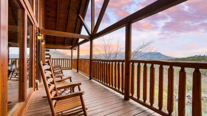 Lookout Lodge by AvantStay