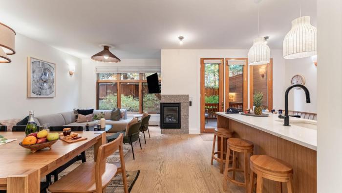 Northwood Mountain Views Sauna Balcony Tahoe Group Retreat