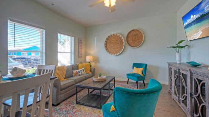 Sleeps 10 Two Condos. Pet-Friendly Beach access