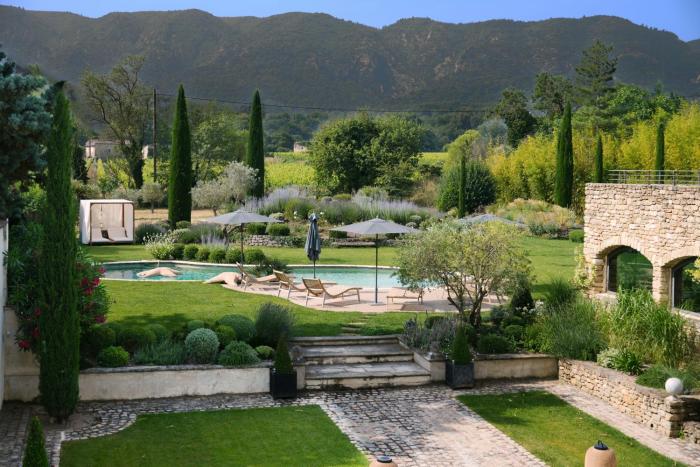 19Th-Century Mas With Pool And Garden Facing Luberon