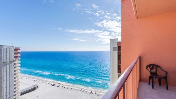 Beachfront Condo Oceanview Balcony Lagoon Pool Thomas Dr 2308 by AvantStay