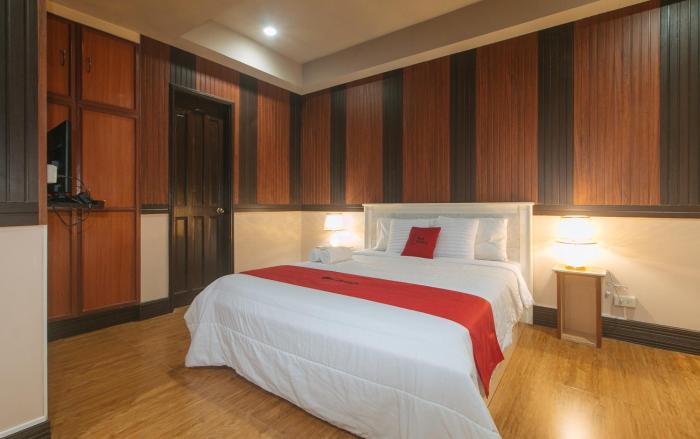 RedDoorz Plus at Canley Residential