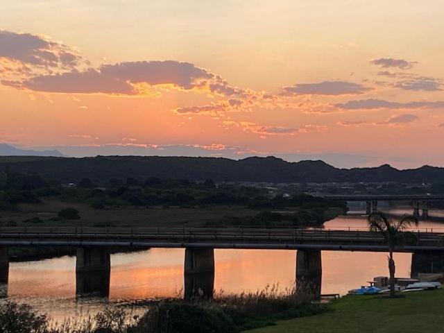 Sunrise Haven Oewerstroom1