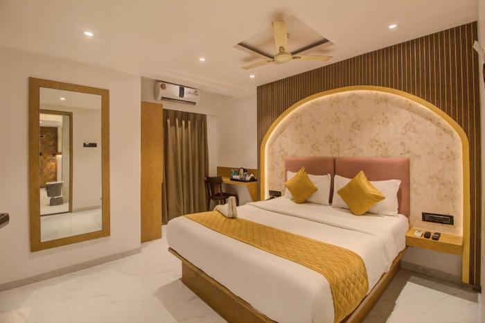 Hotel Malad Inn opposite Malad Railway Station