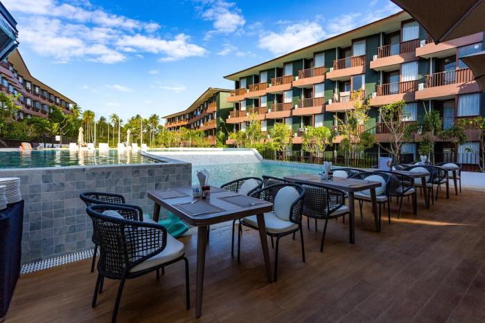 C270 Prime Location New Condo Pool Gym & Sauna