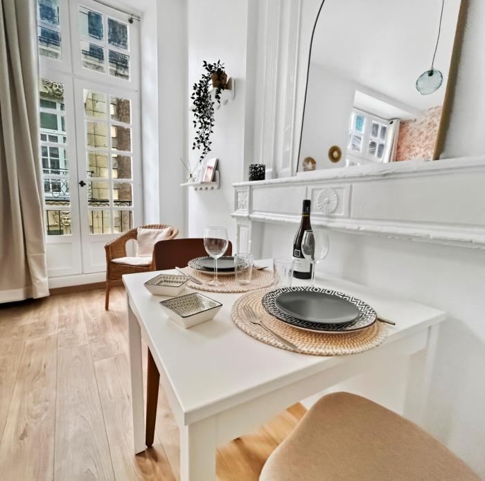 Studio lumineux, rénové, cœur historique Nantes