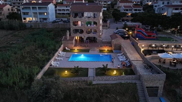 Pool Apartment Galeb