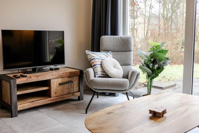 Holiday home forest and nature, near Breda VP069