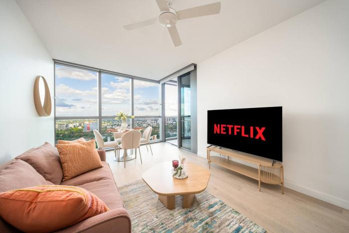 Queens Wharf 1B plus Study apt - level 29 City view